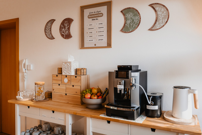 Kaffee- und Teeküche im Wartezimmer – WandelRaum®